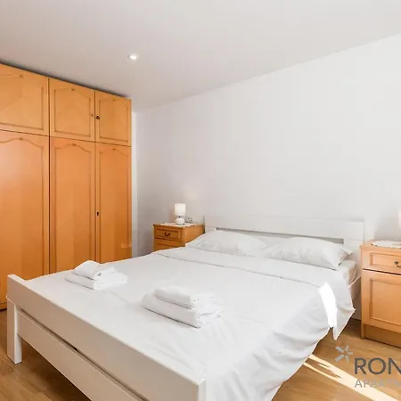 Rona Apartment