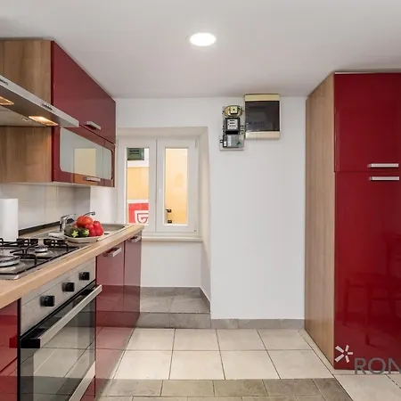 Rona Apartment *